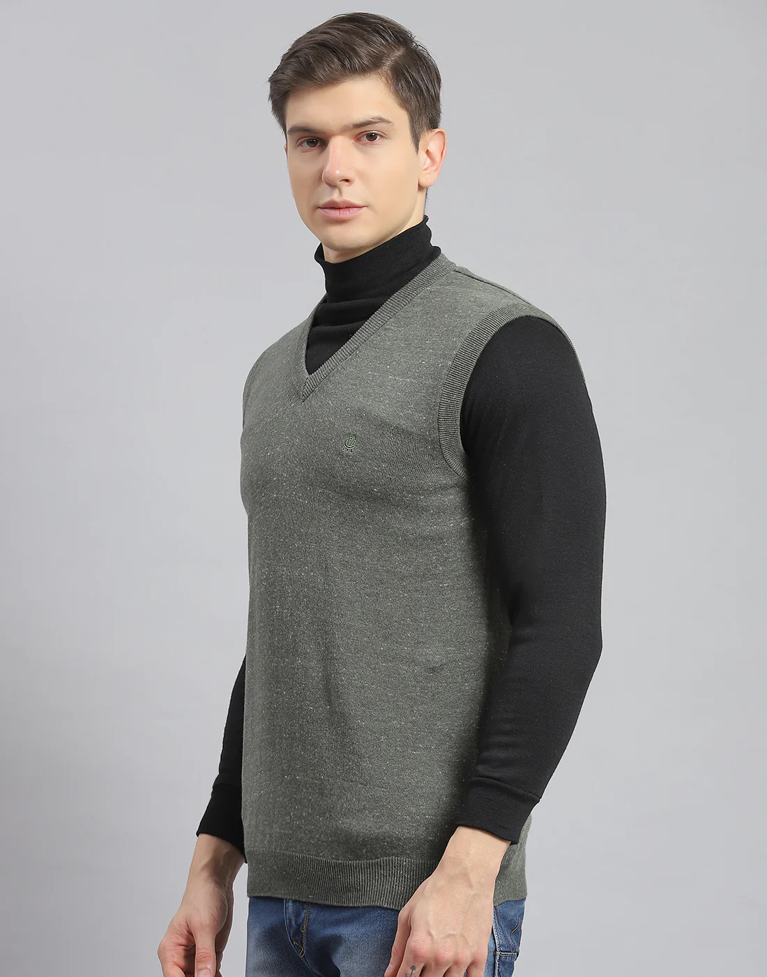 Men Olive Solid V Neck Sleeveless Sweater - Image 3