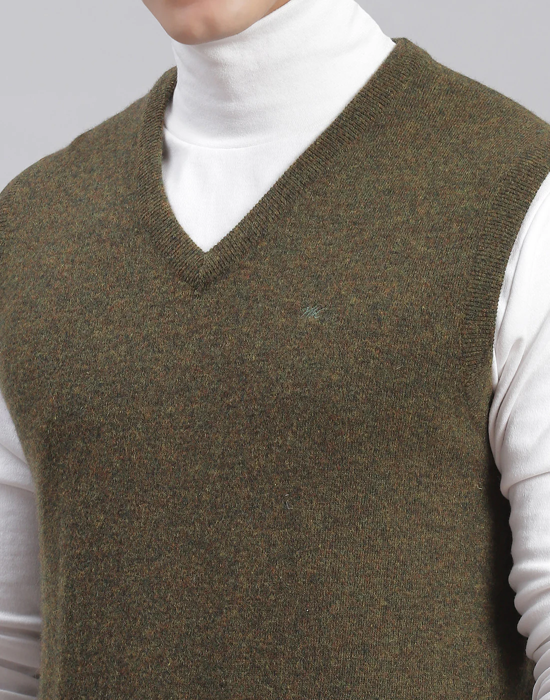 Men Olive Solid V Neck Sleeveless Sweater - Image 6