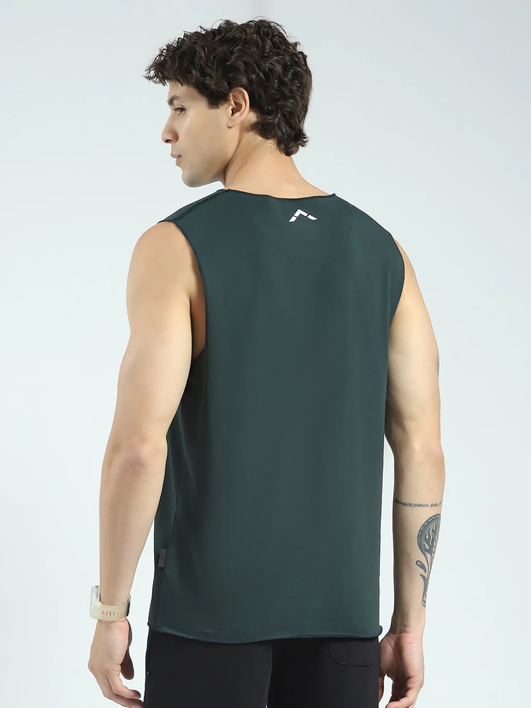 Rock.it Men Olive Solid Round Neck Sleeveless T-Shirt - Image 5