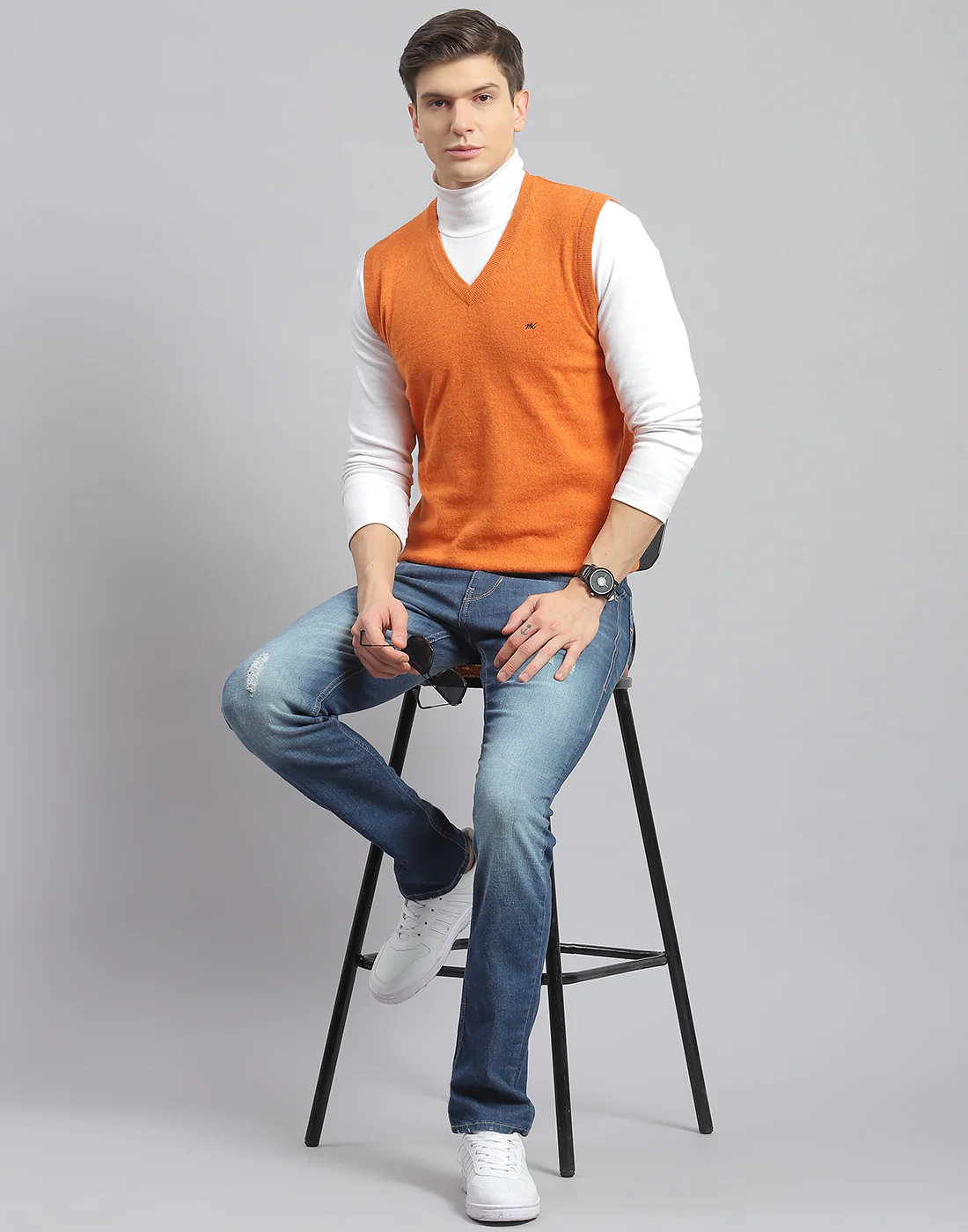 Men Orange Solid V Neck Sleeveless Sweater - Image 2