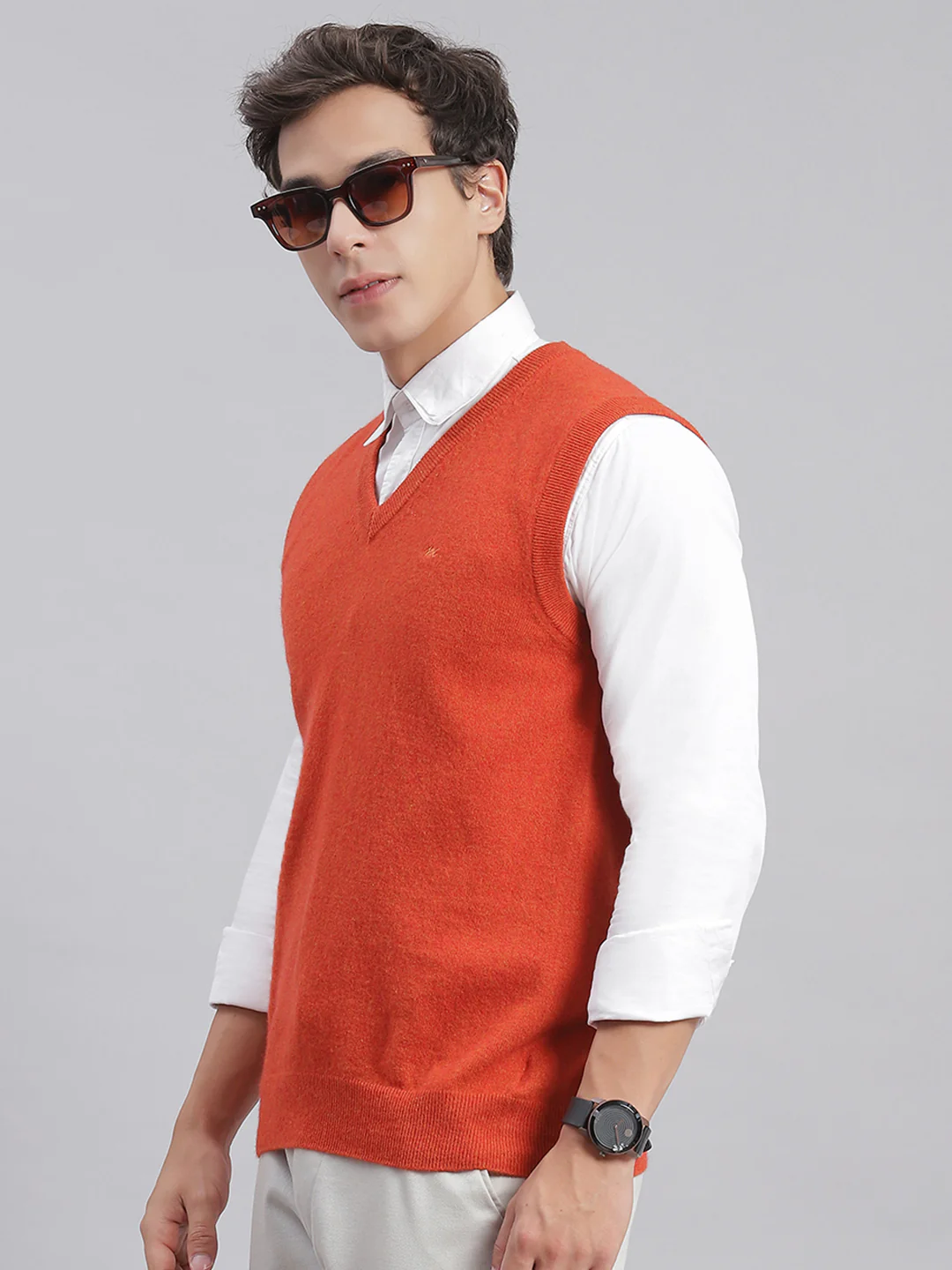 Men Orange Solid V Neck Sleeveless Sweaters/Pullovers - Image 3