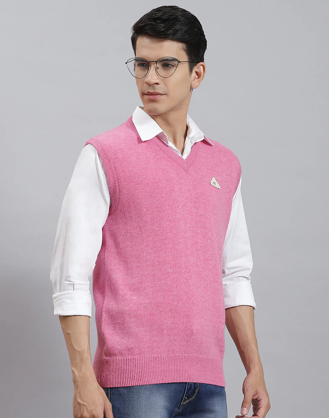 Men Pink Solid V Neck Sleeveless Sweater - Image 4