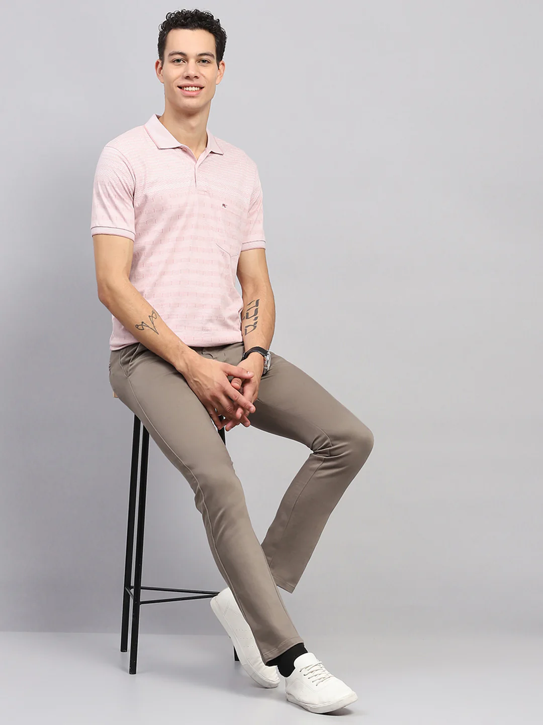 Men Pink Stripe Collar Half Sleeve T-Shirt - Image 2