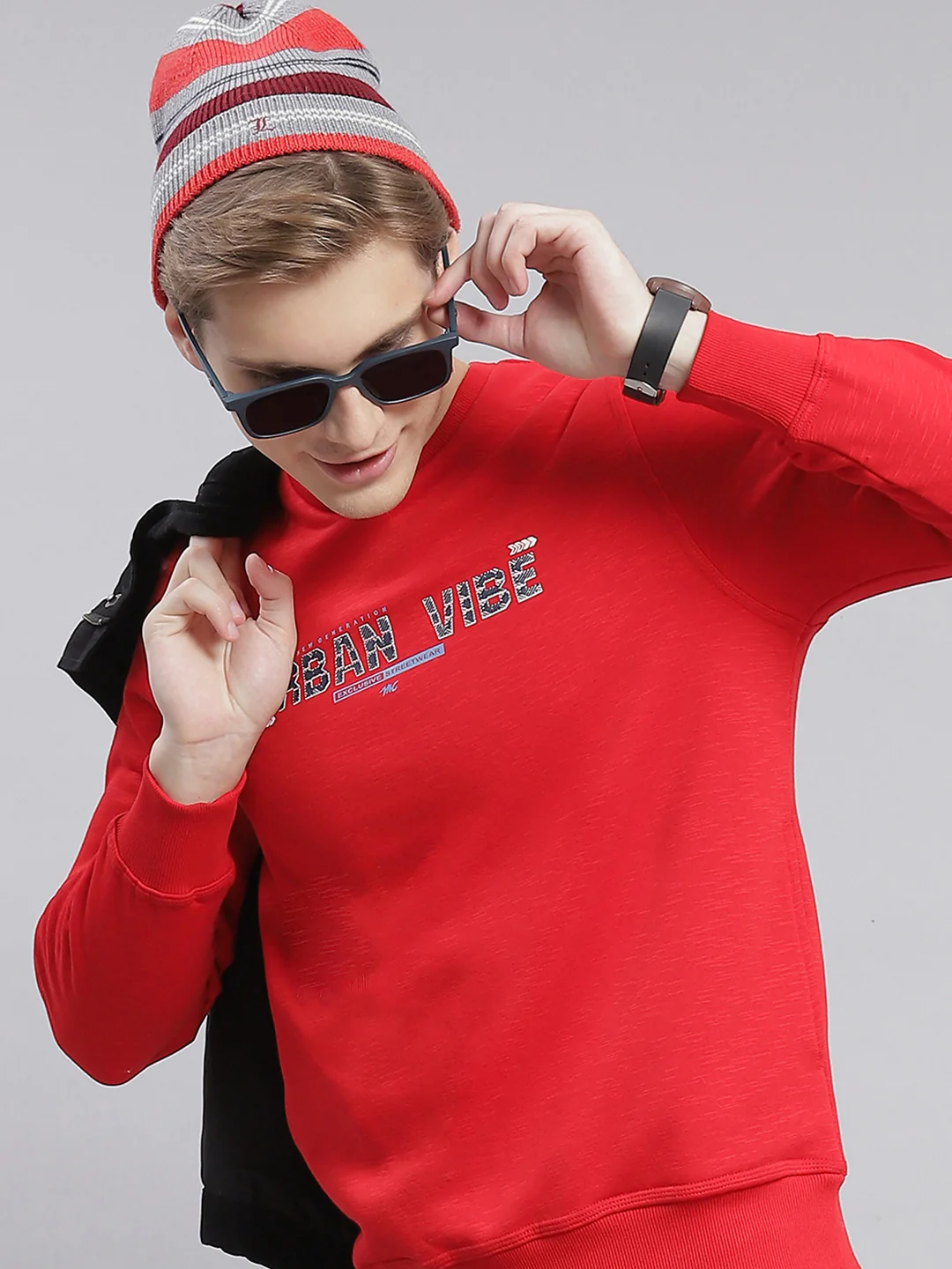 Men Red Printed Round Neck Full Sleeve Sweatshirts - Image 2