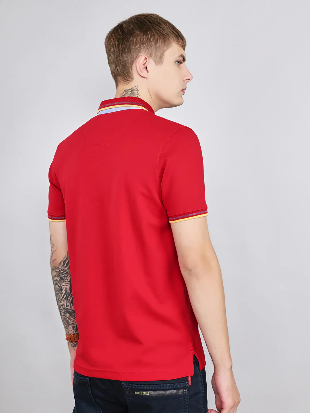 Men Red Solid Collar Half Sleeve T-Shirt - Image 4