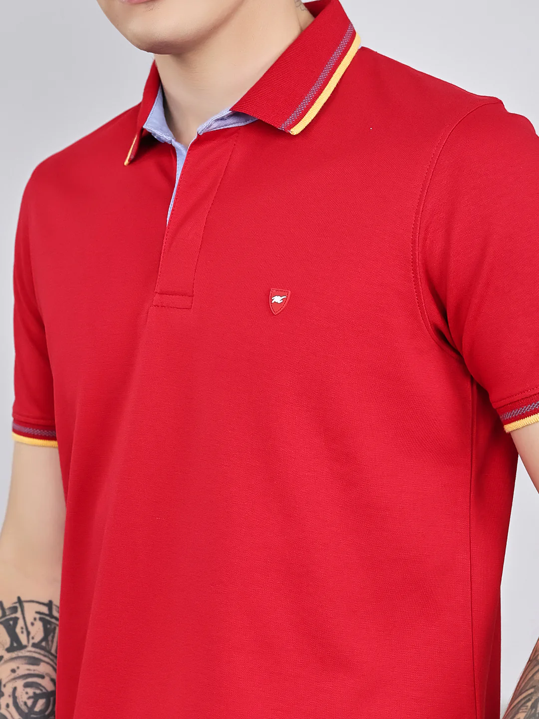 Men Red Solid Collar Half Sleeve T-Shirt - Image 5