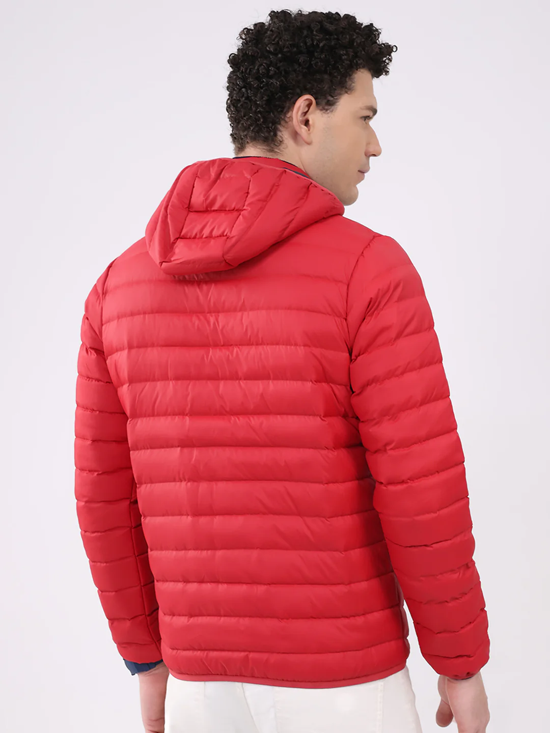 Men Red Solid Hooded Full Sleeve Puffer Jacket - Image 5