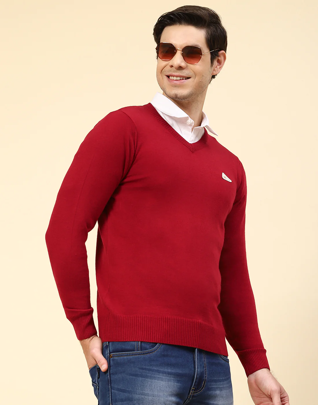 Men Red Solid V Neck Full Sleeve Pullover - Image 4