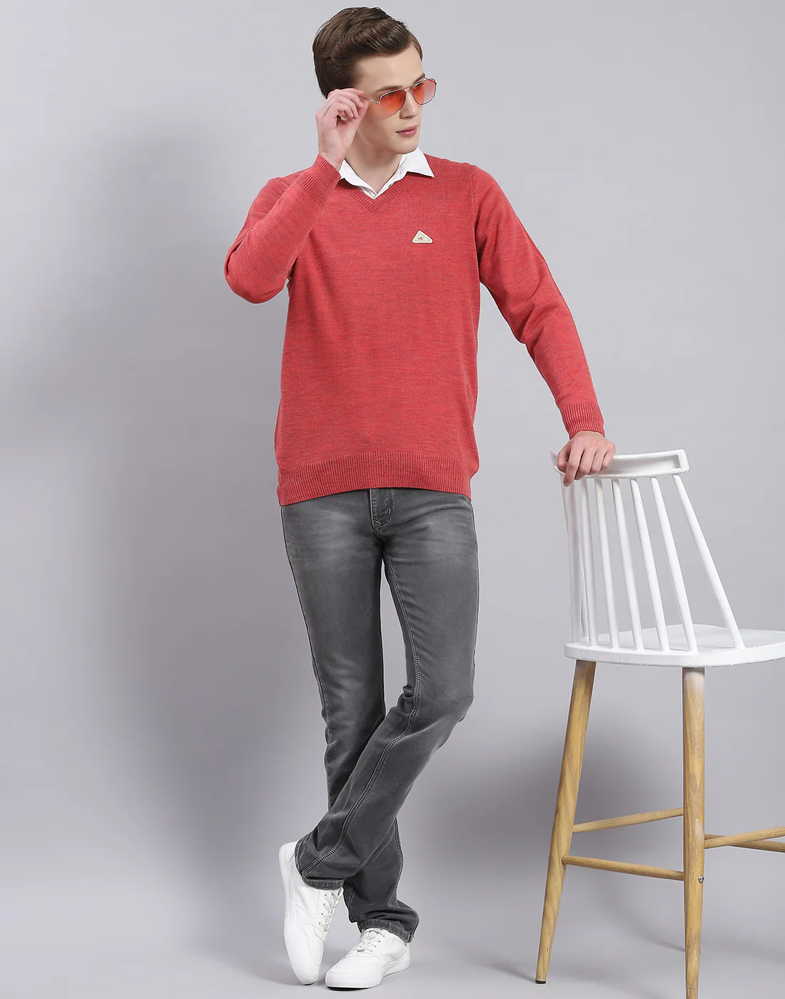 Men Red Solid V Neck Full Sleeve Sweater - Image 2