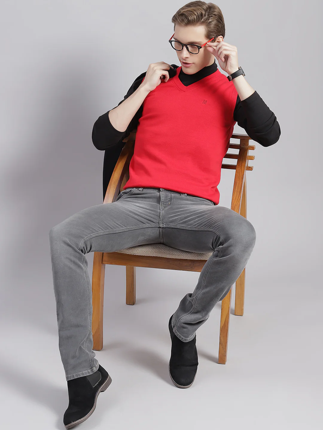 Men Red Solid V Neck Sleeveless Sweaters/Pullovers - Image 2