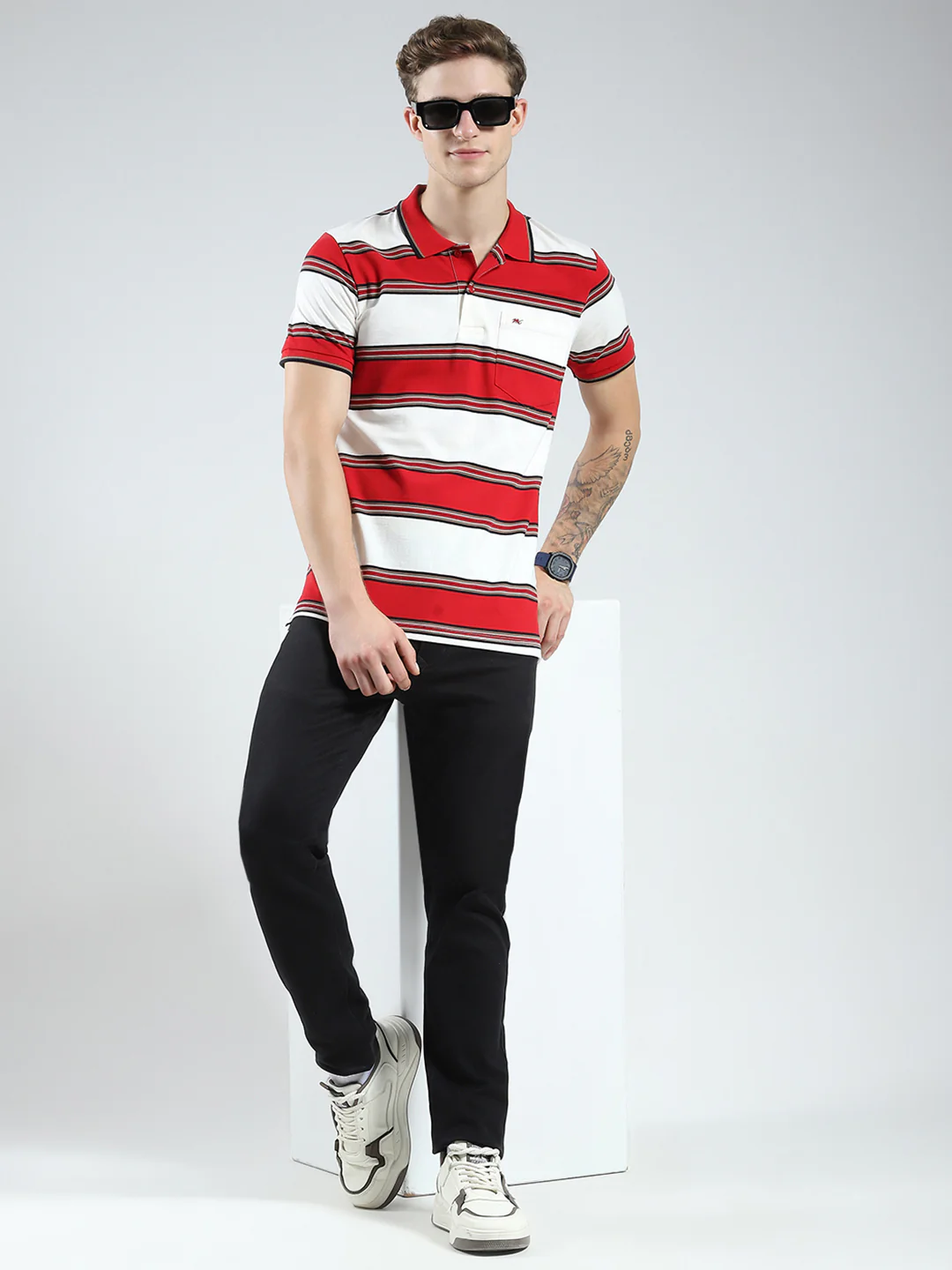 Men Red Stripe Collar Half Sleeve T-Shirt - Image 2