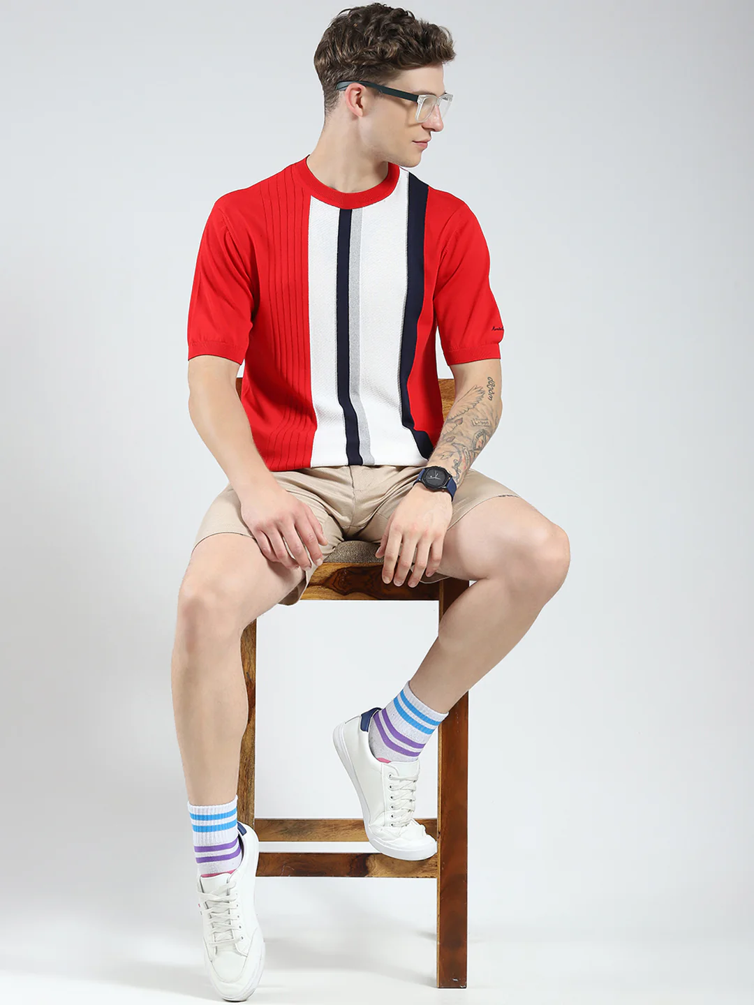 Men Red Stripe Round Neck Half Sleeve T-Shirt - Image 2