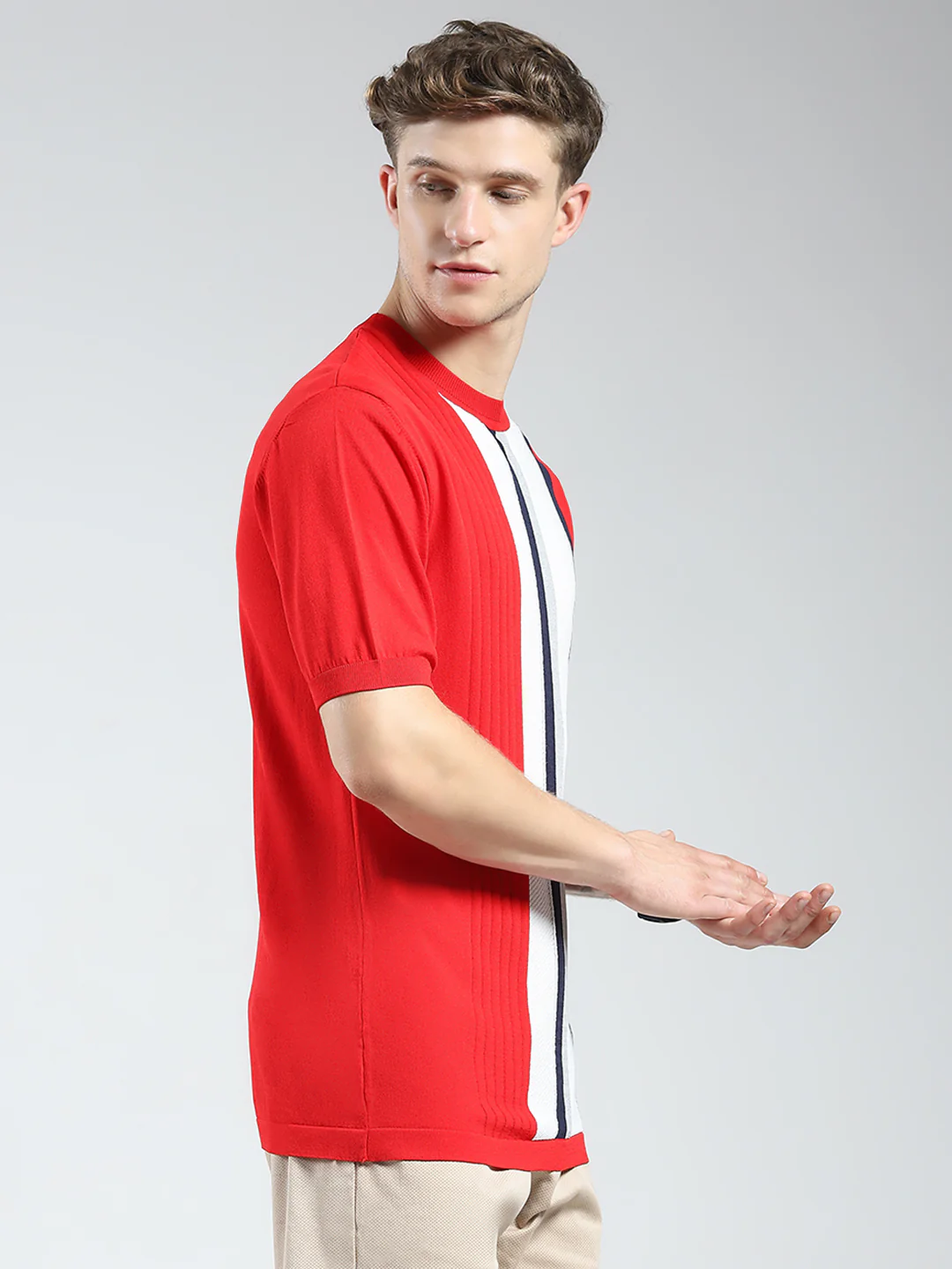 Men Red Stripe Round Neck Half Sleeve T-Shirt - Image 4