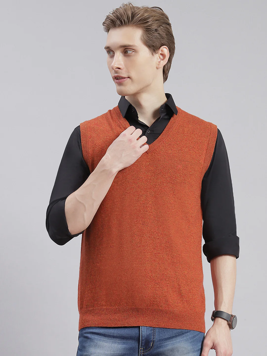 Men Rust Solid V Neck Sleeveless Sweaters/Pullovers - Image 2