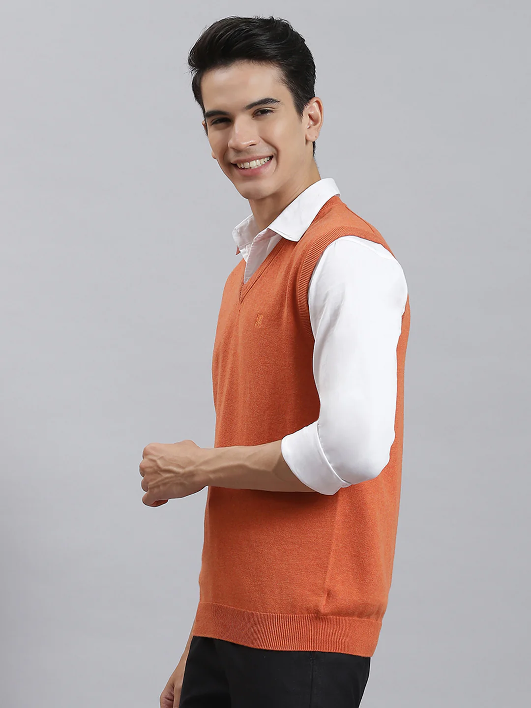 Men Rust Solid V Neck Sleeveless Sweaters/Pullovers - Image 4
