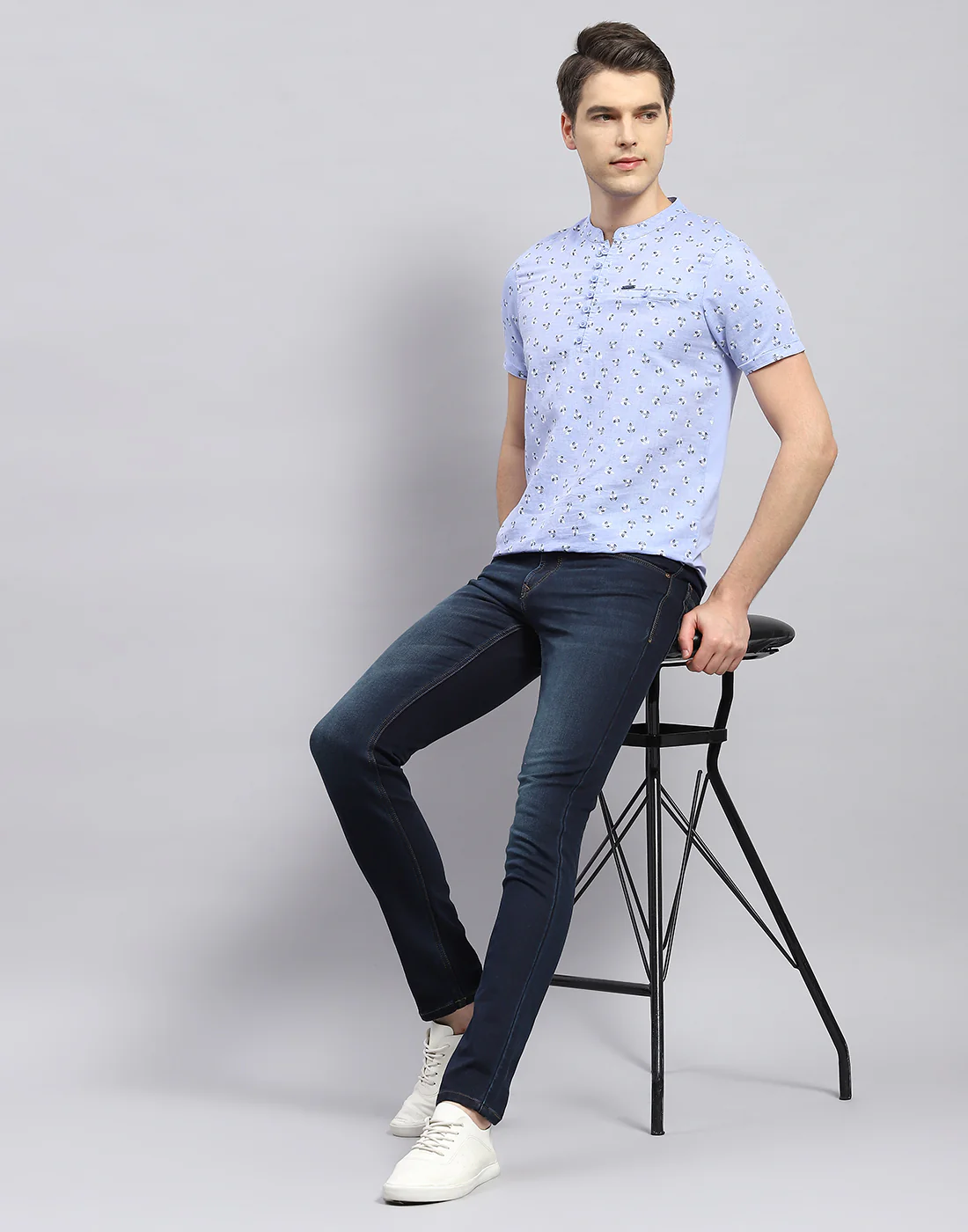 Men Sky Blue Printed Band Collar Half Sleeve T-Shirt - Image 2