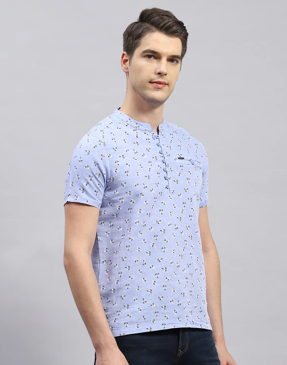 Men Sky Blue Printed Band Collar Half Sleeve T-Shirt - Image 4