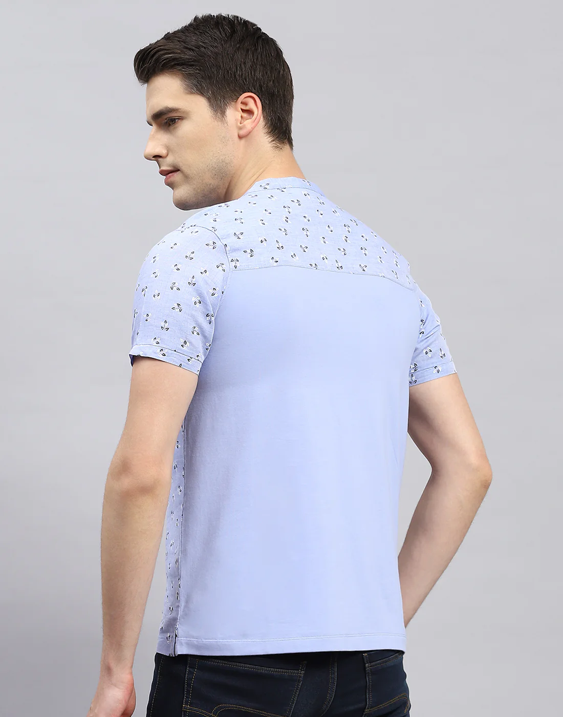 Men Sky Blue Printed Band Collar Half Sleeve T-Shirt - Image 5