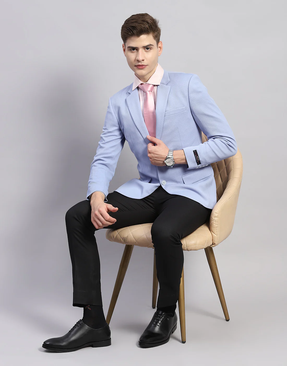 Men Sky Blue Solid Notch Lapel Collar Full Sleeve Blazer - Image 2