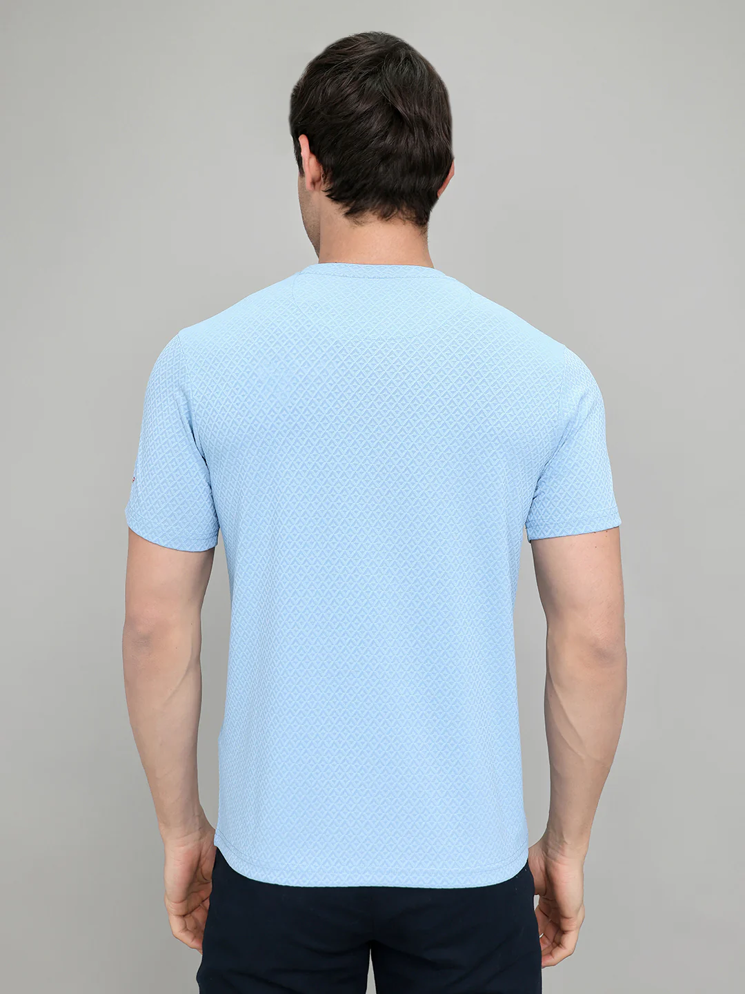 Men Sky Blue Solid Round Neck Half Sleeve T-Shirt - Image 4
