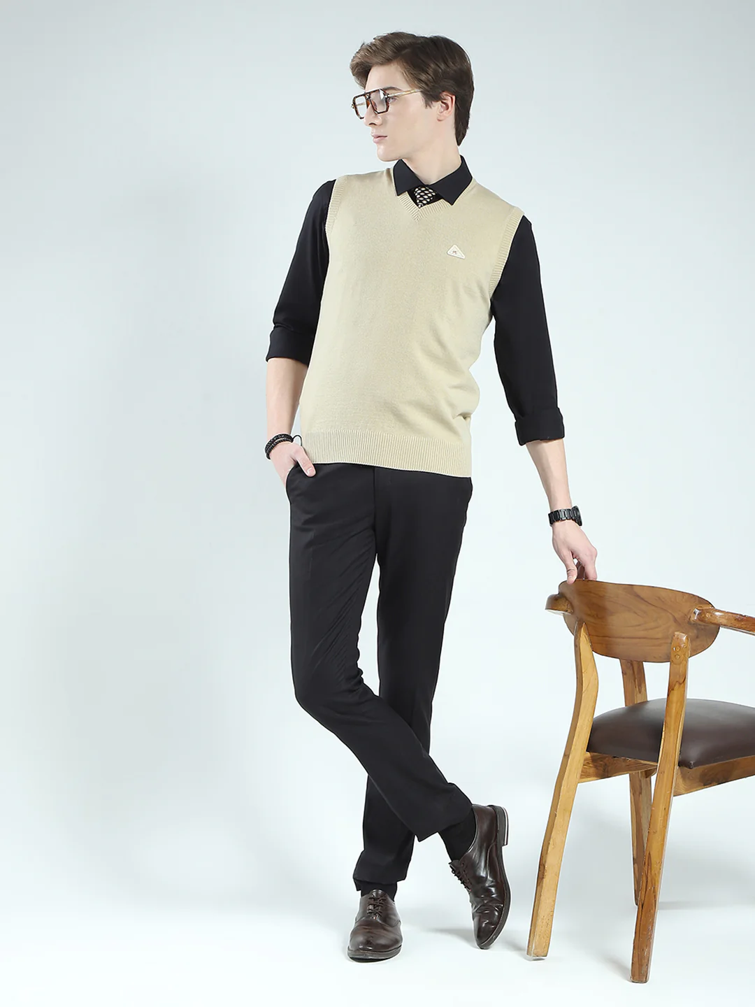 Men Tan Solid V Neck Sleeveless Sweater - Image 2