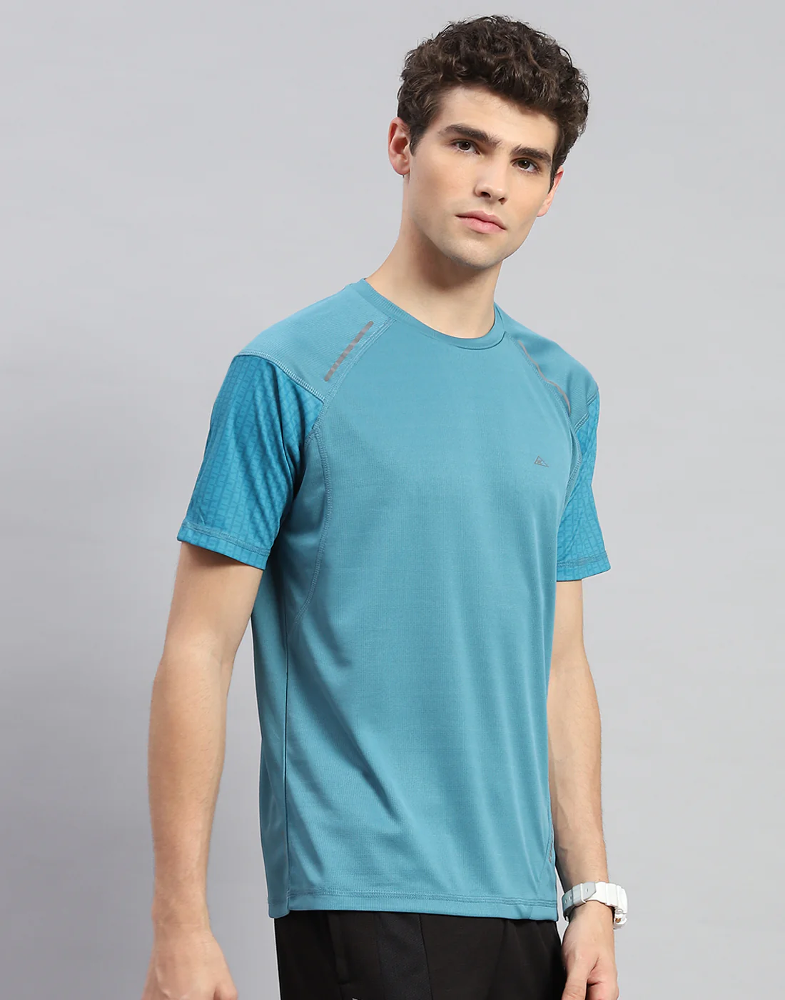 Men Teal Blue Solid Round Neck Half Sleeve T-Shirt - Image 4