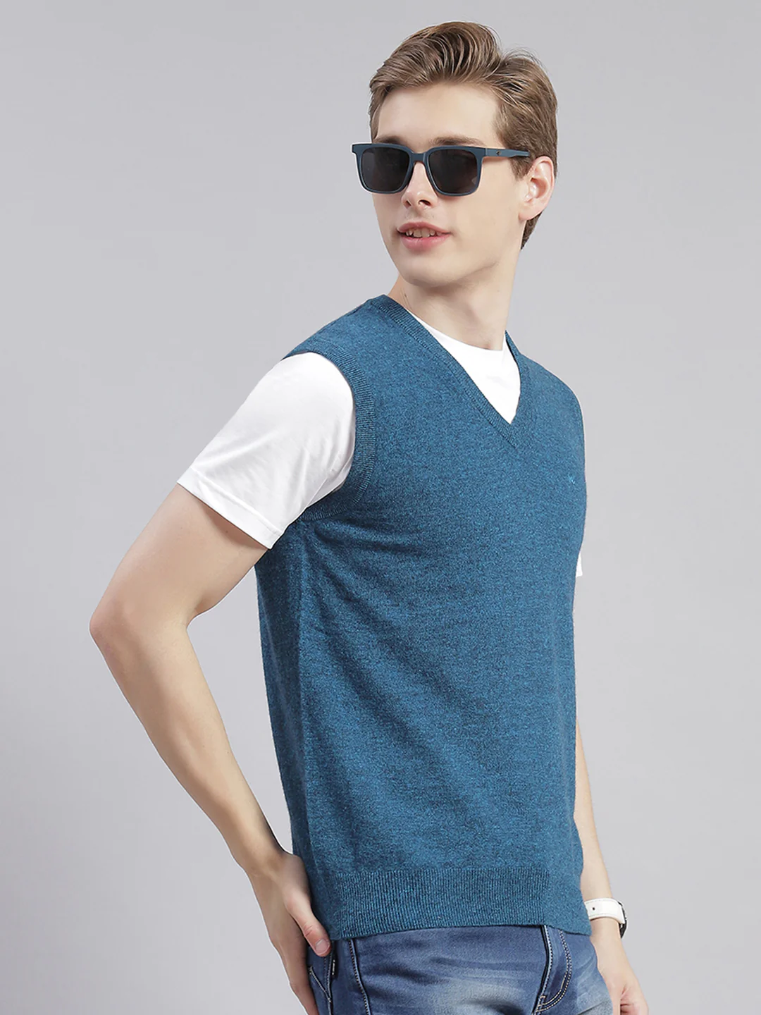 Men Teal Blue Solid V Neck Sleeveless Sweaters/Pullovers - Image 4