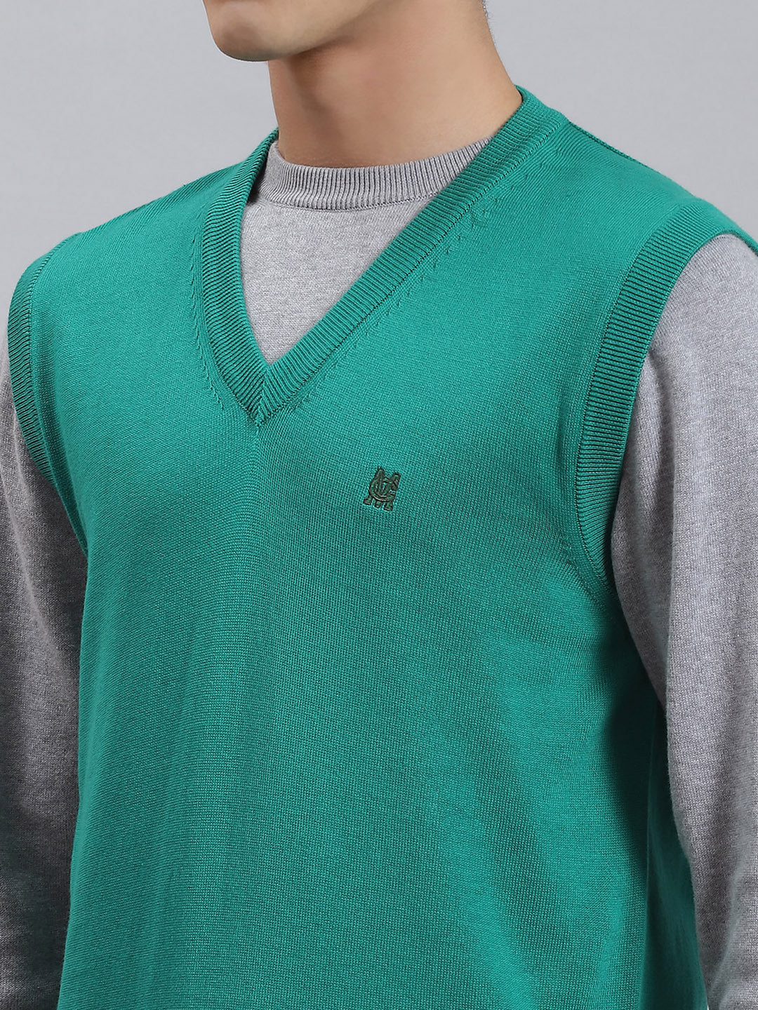 Men Turquoise Blue Solid V Neck Sleeveless Sweaters/Pullovers - Image 6