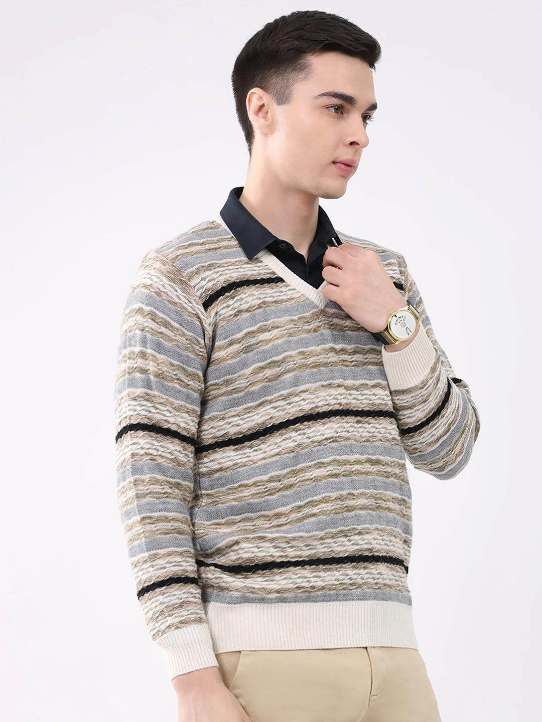 Men White Abstract V Neck Full Sleeve Pullover - Image 4