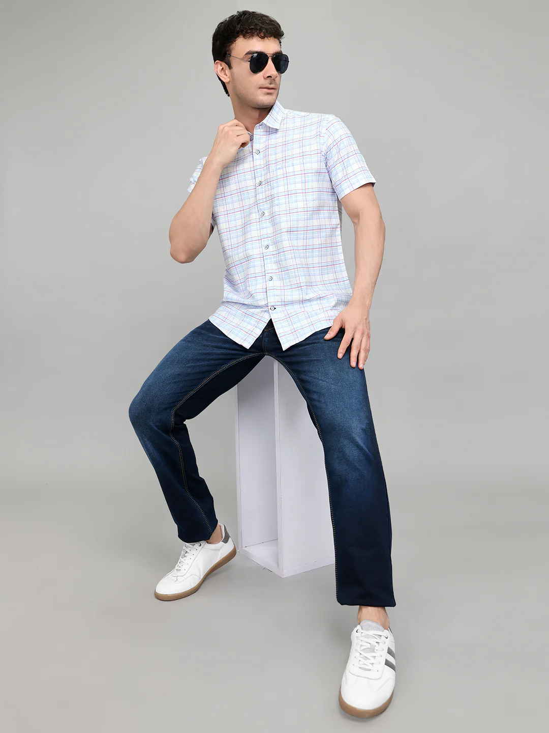 Men White Check Collar Half Sleeve Shirt - Image 6