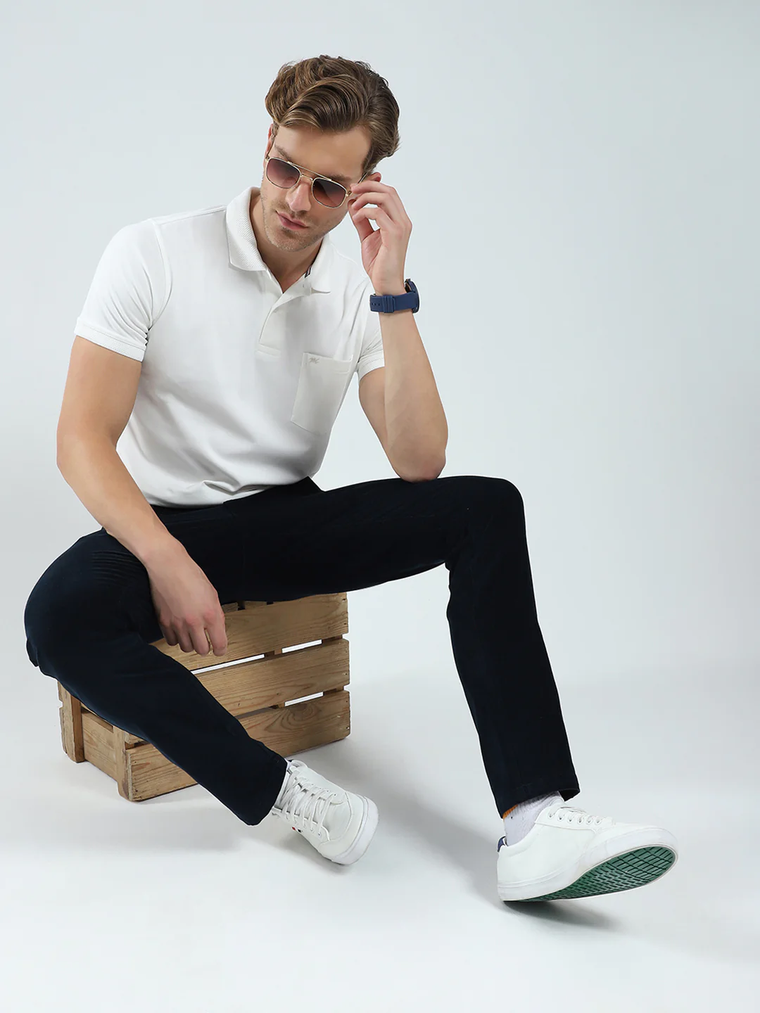 Men White Solid Collar Half Sleeve T-Shirt - Image 2