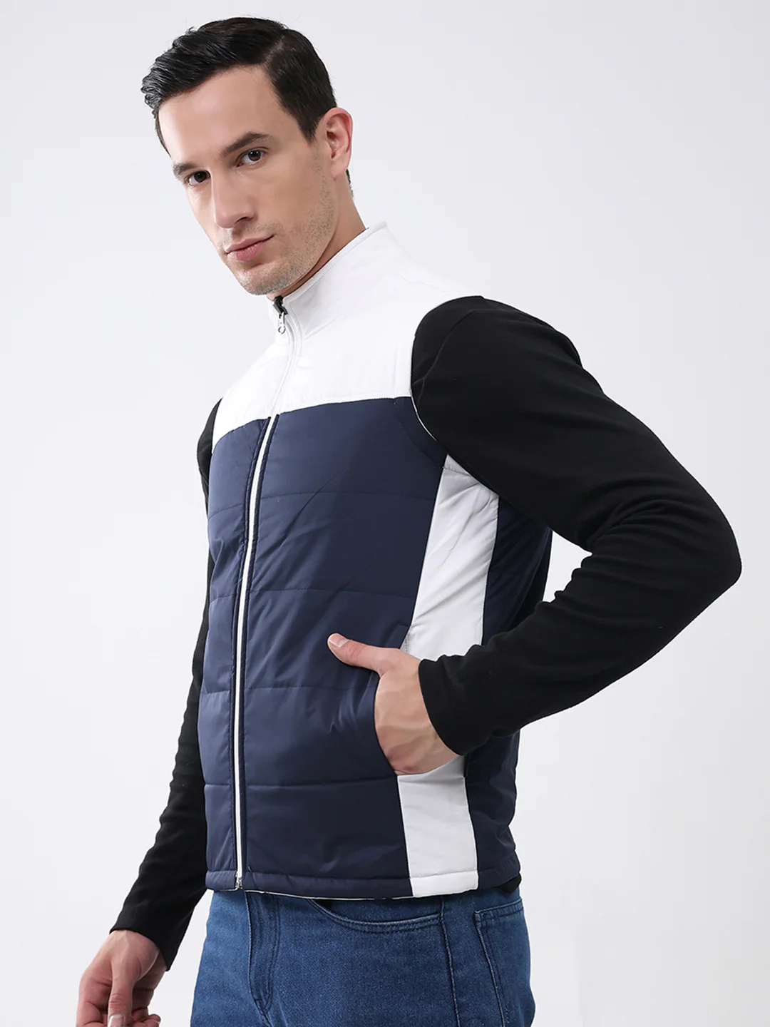 Men White Solid Detachable Hood Sleeveless Reversible Jacket - Image 7
