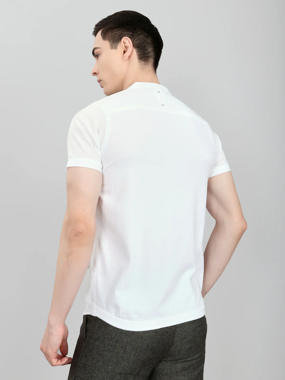 Men White Solid Henley Neck Half Sleeve Kurta - Image 5