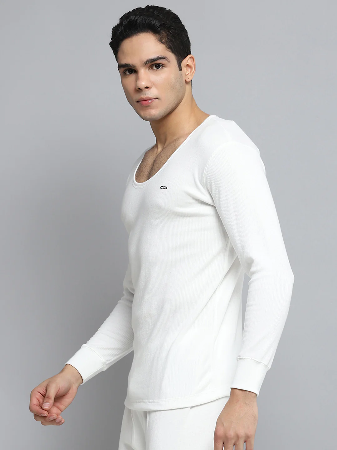 Men White Solid Round Neck Full Sleeve Thermal Vest - Image 3
