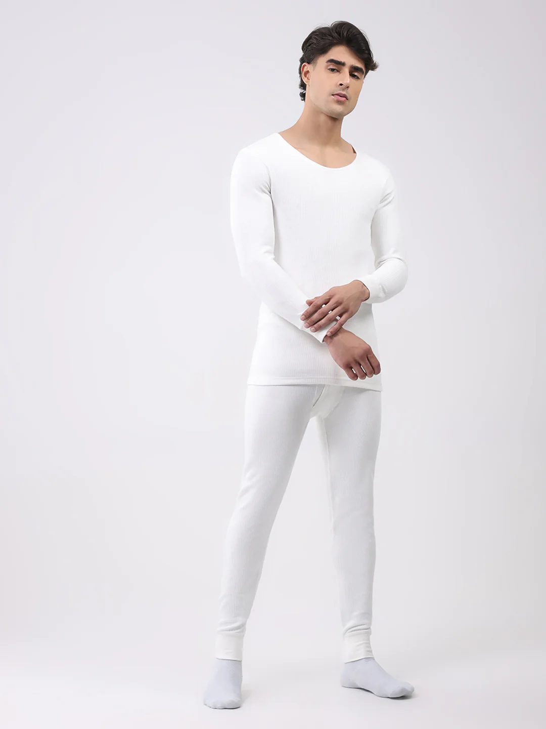 Men White Solid Round Neck Full Sleeve Thermal Vest - Image 2