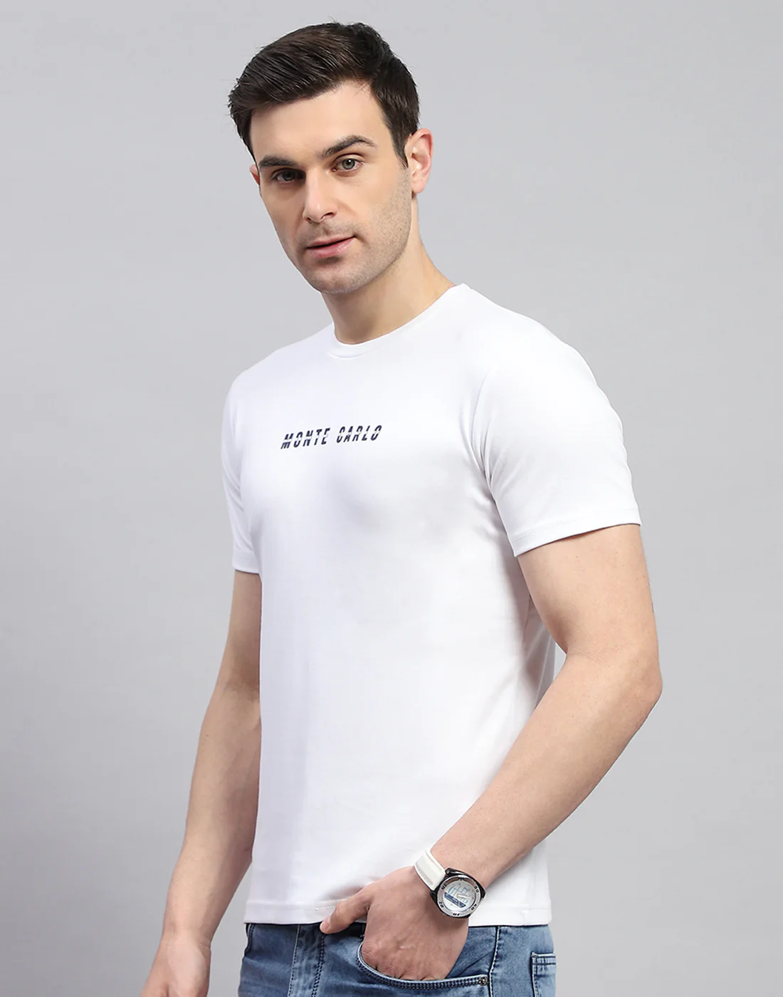 Men White Solid Round Neck Half Sleeve T-Shirt - Image 3