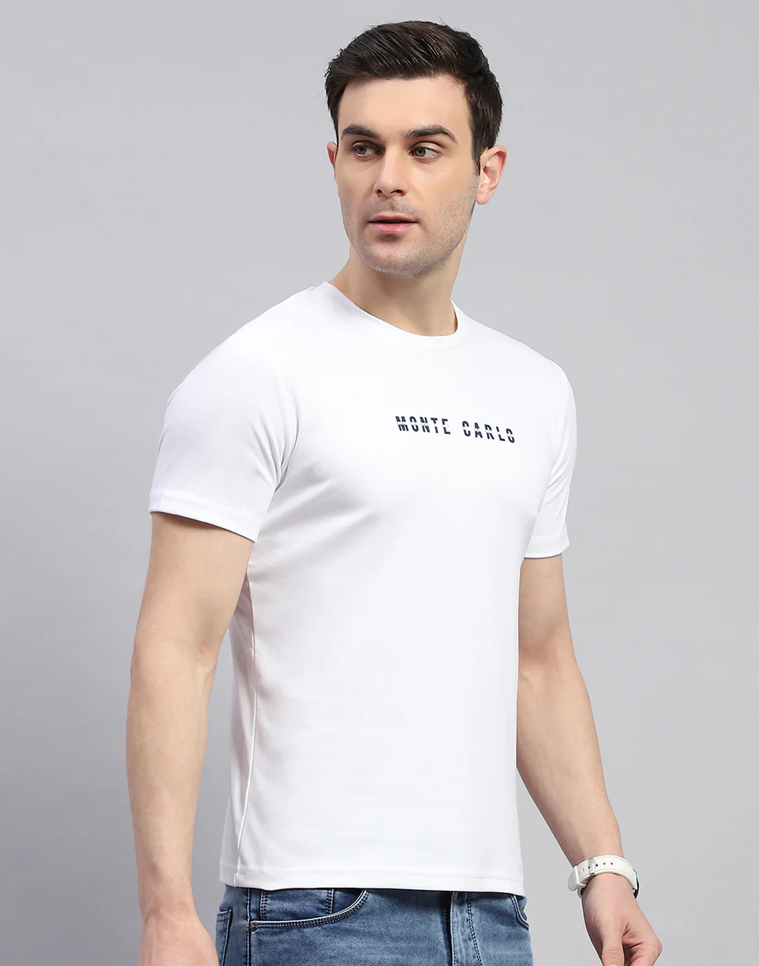 Men White Solid Round Neck Half Sleeve T-Shirt - Image 4