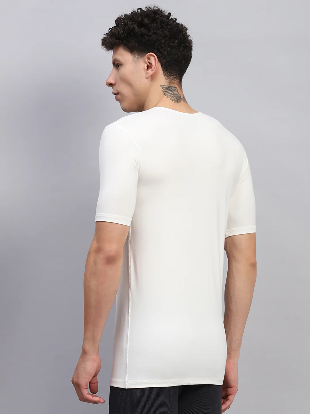 Men White Solid Round Neck Half Sleeve Thermal Vest - Image 5