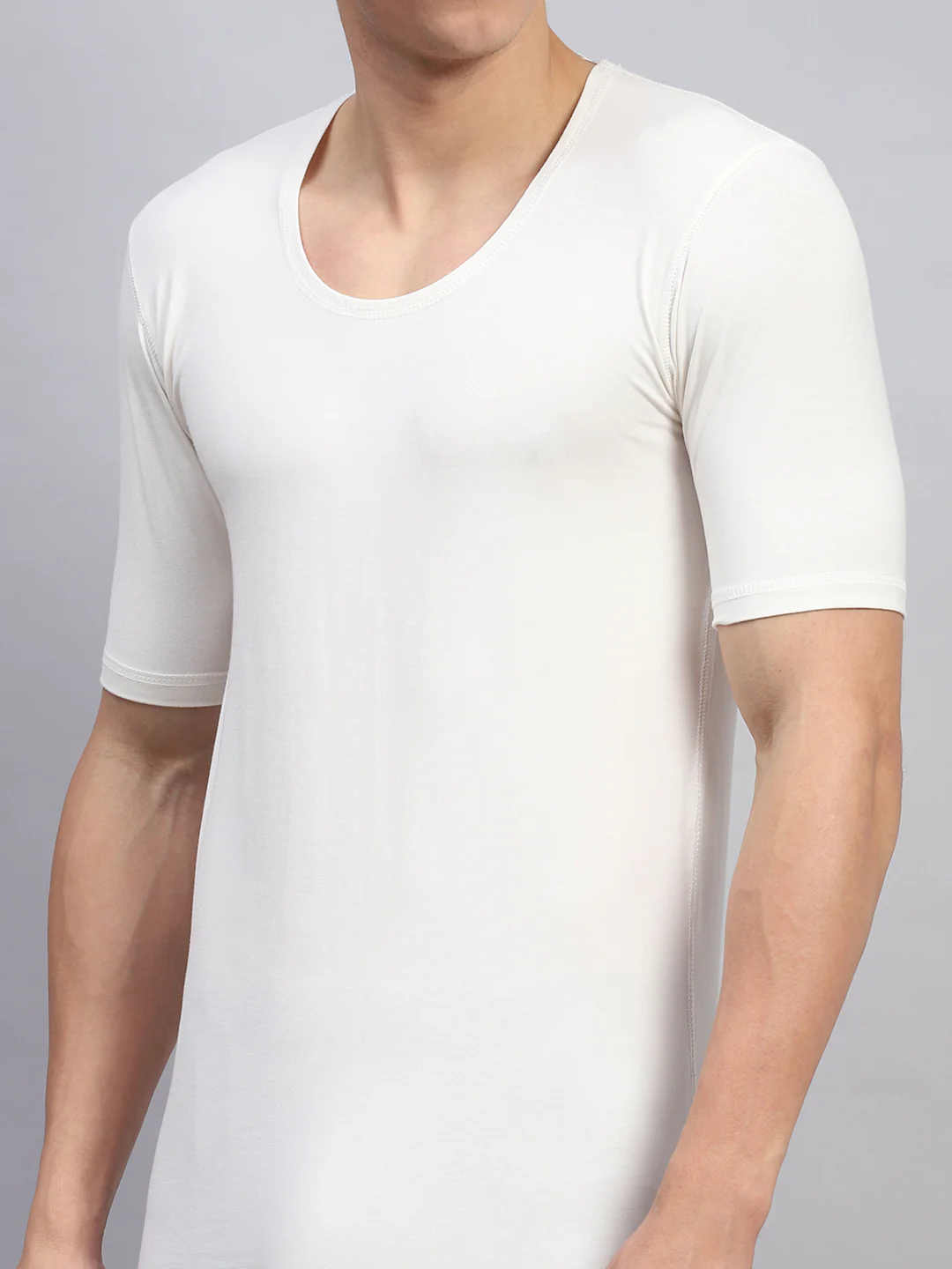 Men White Solid Round Neck Half Sleeve Thermal Vest - Image 7