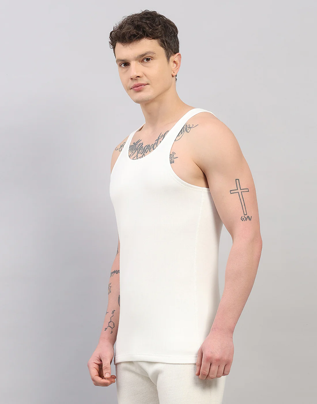 Men White Solid Round Neck Sleeveless Thermal Vest - Image 2