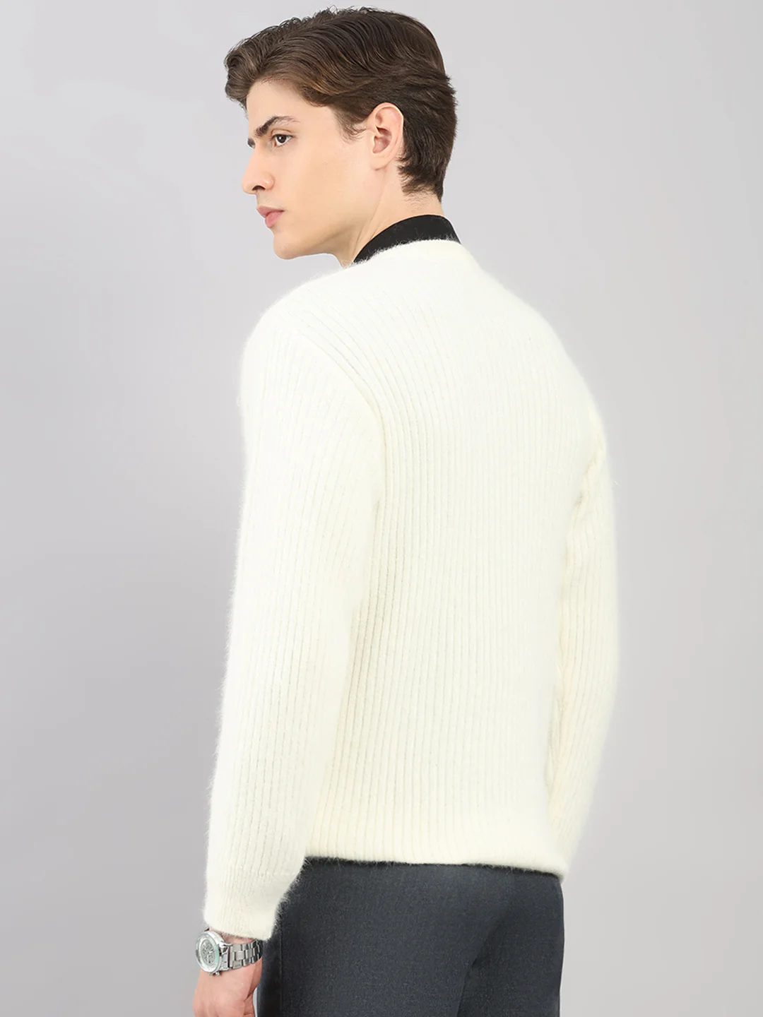 Men White Solid V Neck Full Sleeve Pullover - Image 5
