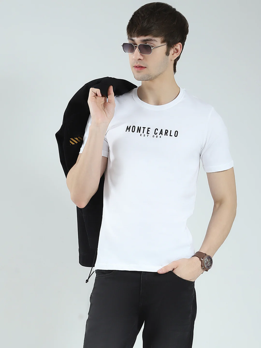 Men White Solid Round Neck Half Sleeve T-Shirt - Image 6