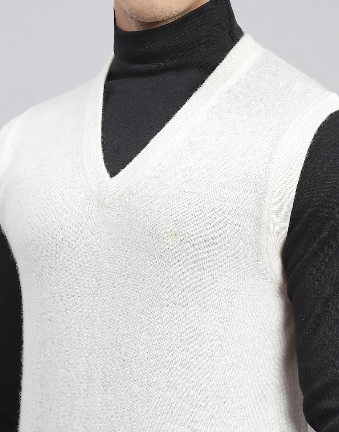 Men White Solid V Neck Sleeveless Sweater - Image 6