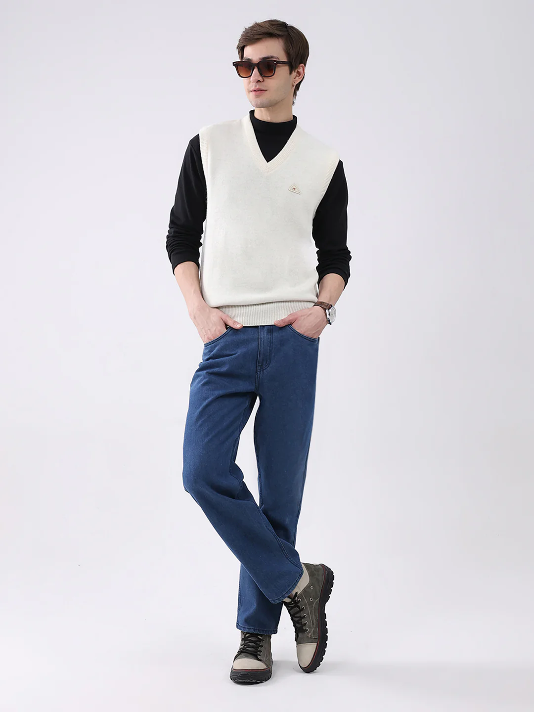 Men White Solid V Neck Sleeveless Sweater - Image 2