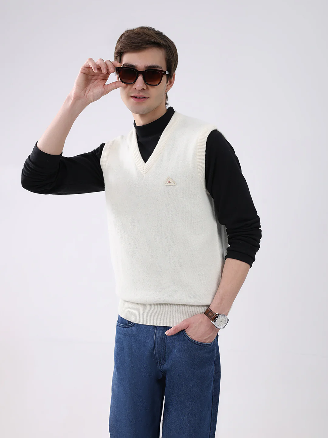 Men White Solid V Neck Sleeveless Sweater - Image 6