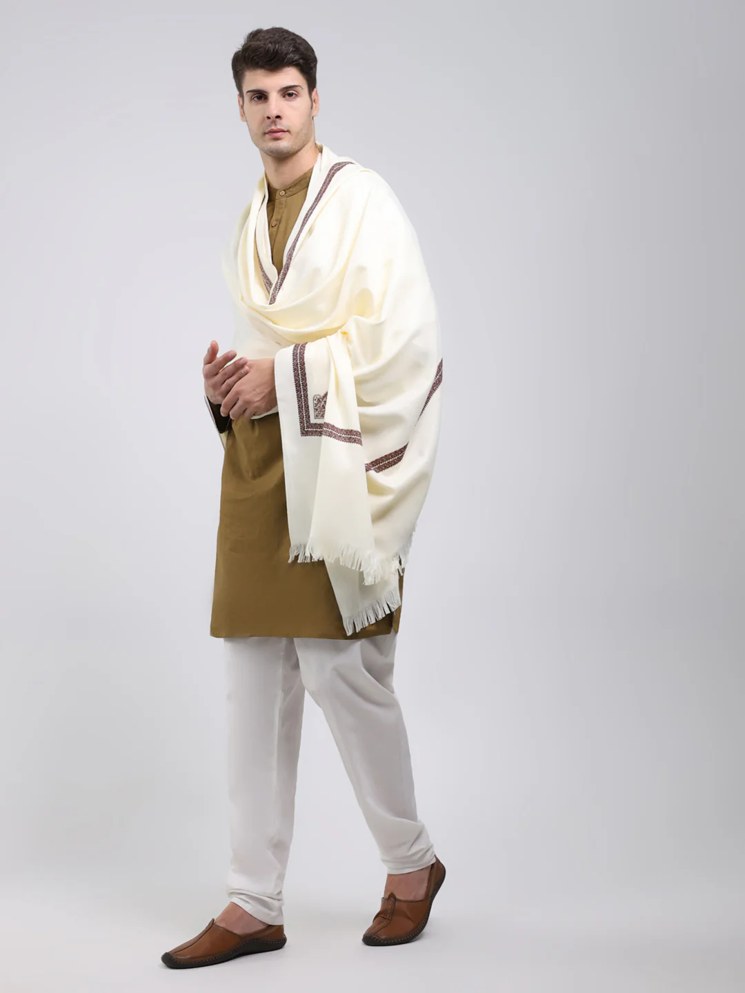 Men White Solid Wool Blend Lohi Shawl - Image 3