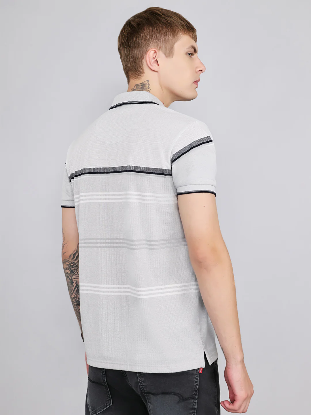 Men White Stripe Collar Half Sleeve T-Shirt - Image 4