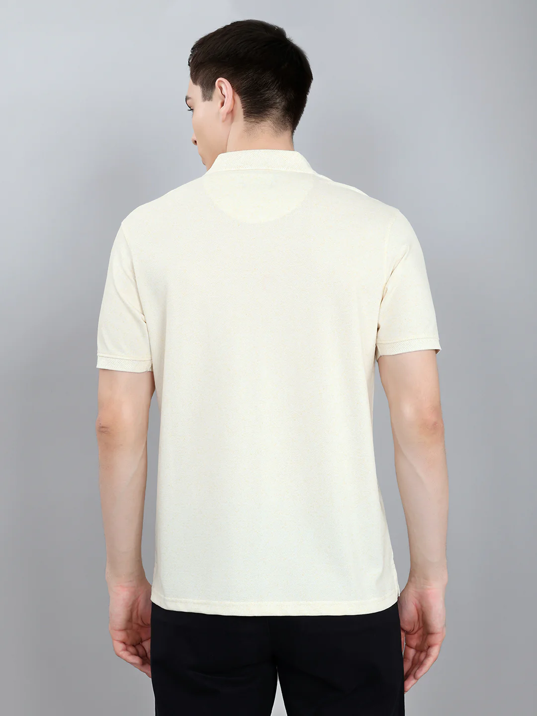 Men Yellow Solid Collar Half Sleeve T-Shirt - Image 4