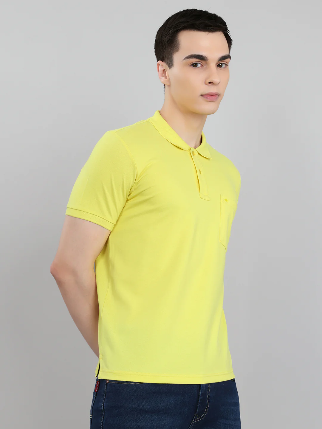 Men Yellow Solid Collar Half Sleeve T-Shirt - Image 3