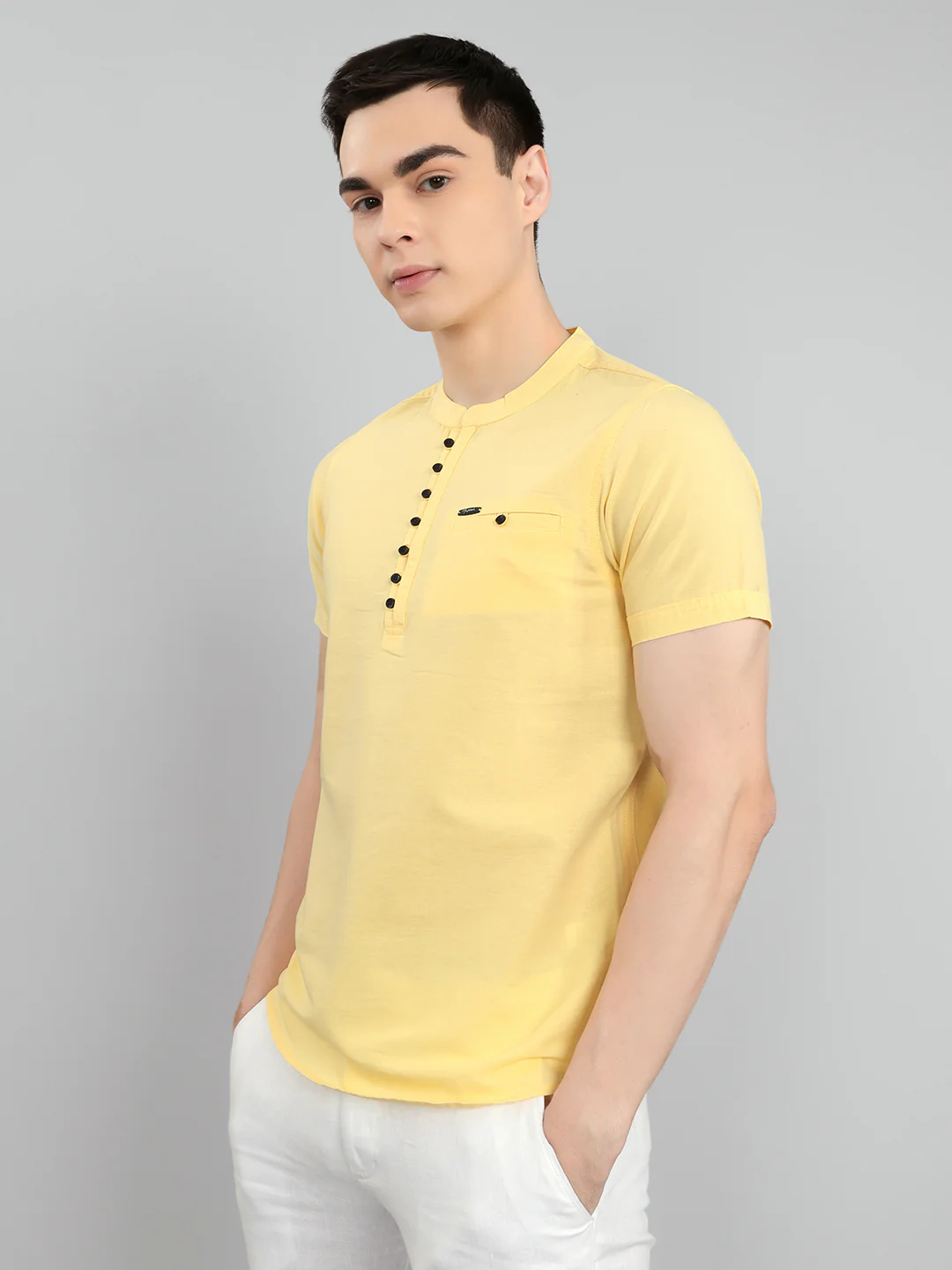 Men Yellow Solid Henley Neck Half Sleeve Kurta - Image 2